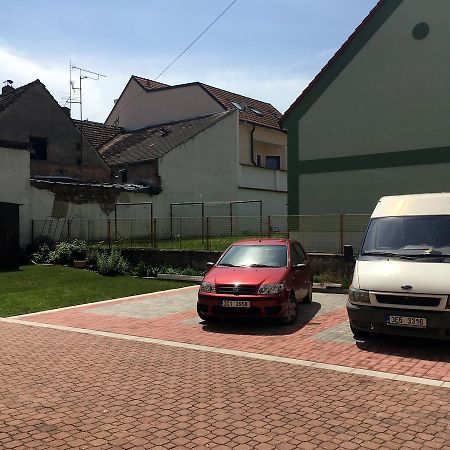 Apartmany Na Sadech Тршебонь Экстерьер фото