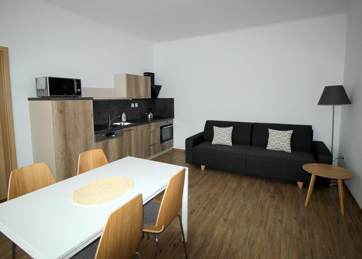 Apartmany Na Sadech Тршебонь Экстерьер фото