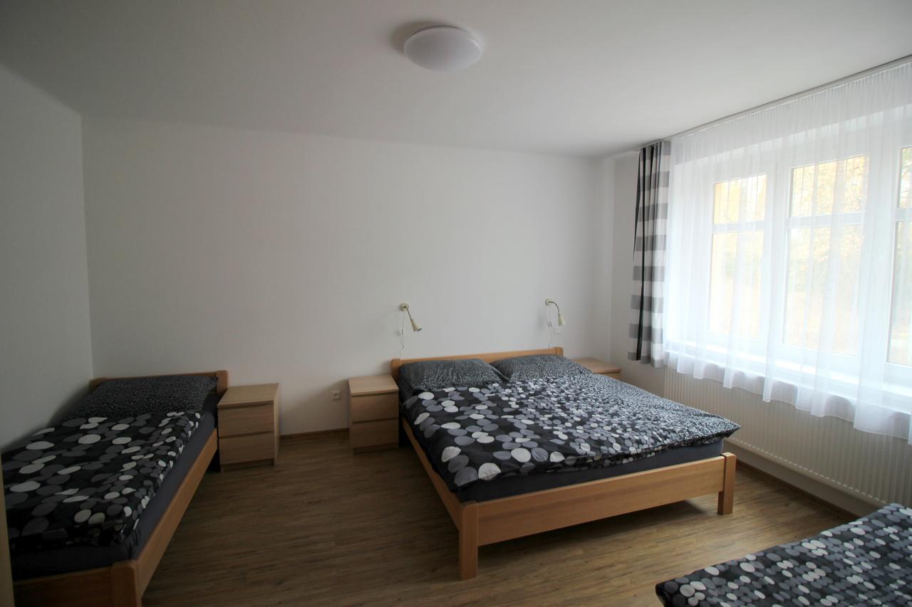 Apartmany Na Sadech Тршебонь Экстерьер фото