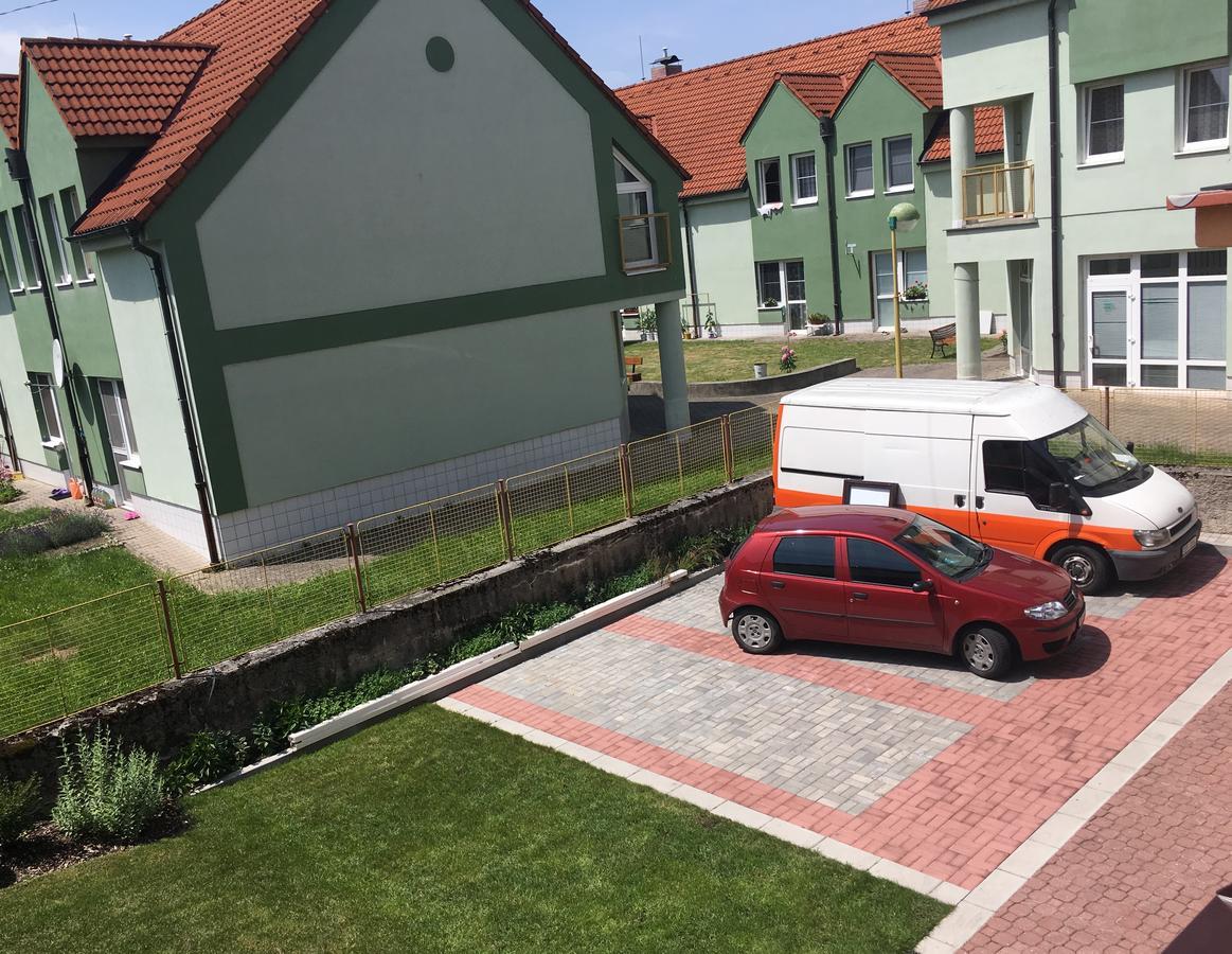 Apartmany Na Sadech Тршебонь Экстерьер фото